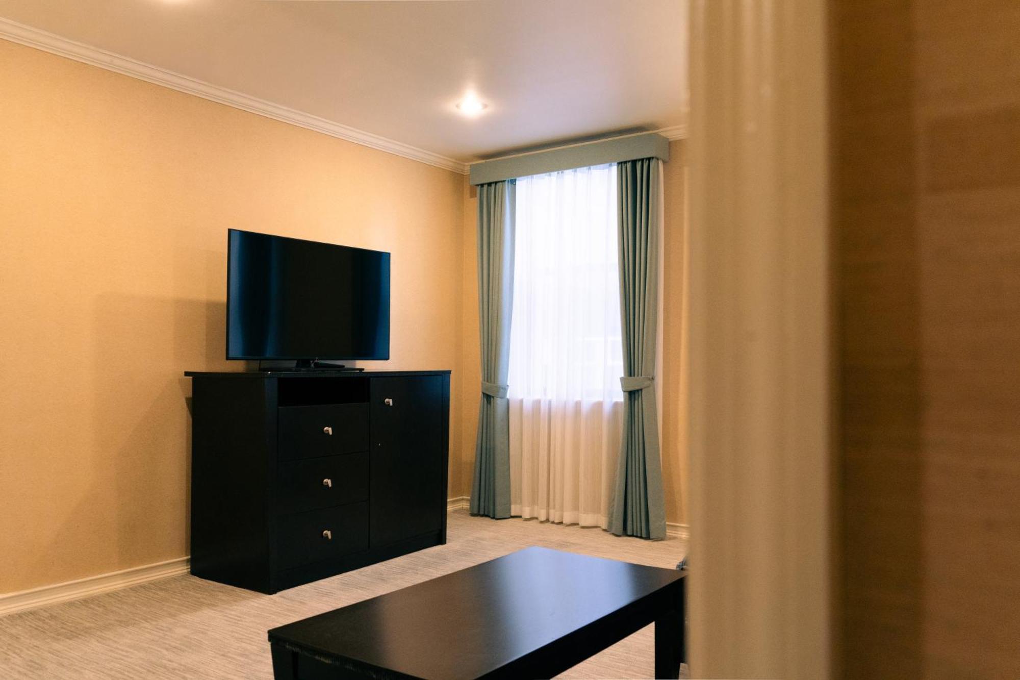 Deluxe Queen Room with Two Queen Beds